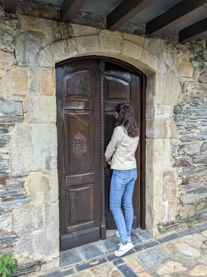 Ahio San Martin, Apartamentos Rurales Casa De La Villa San Martin de Oscos المظهر الخارجي الصورة